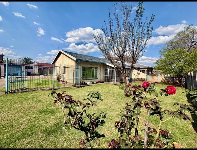 3 BEDROOM HOUSE FOR SALE IN VANDERBIJLPARK CW 2